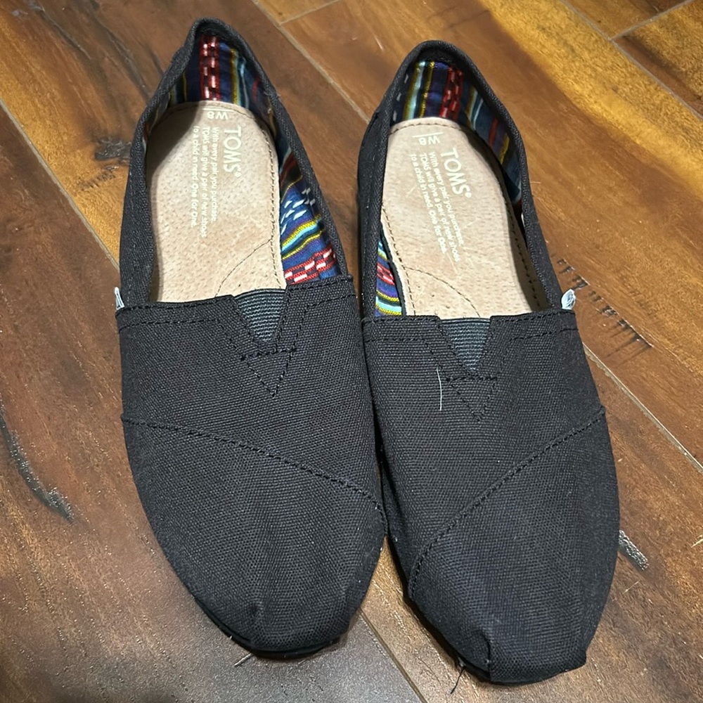 Tom’s Women Black Slip Ons Size 8